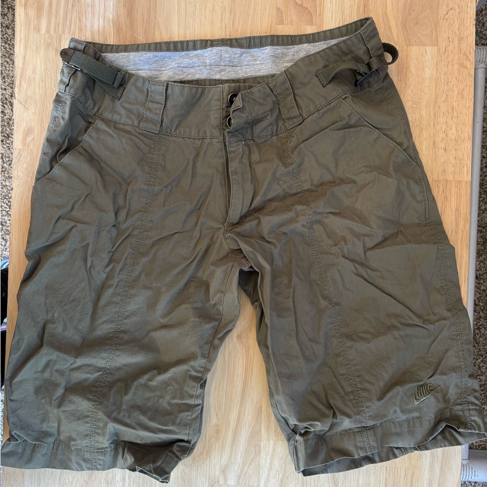 Nike Women’s Khaki Cargo Shorts XS